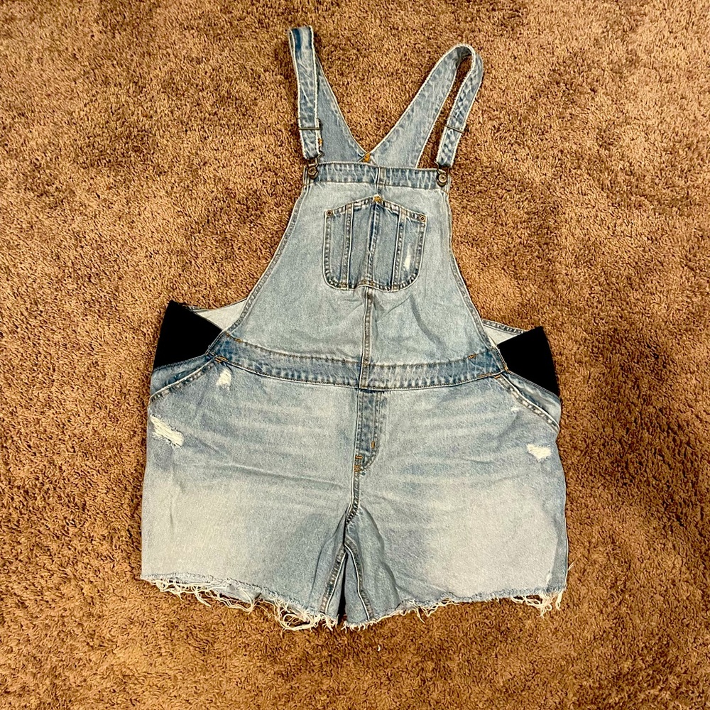 Maternity overall shorts XL